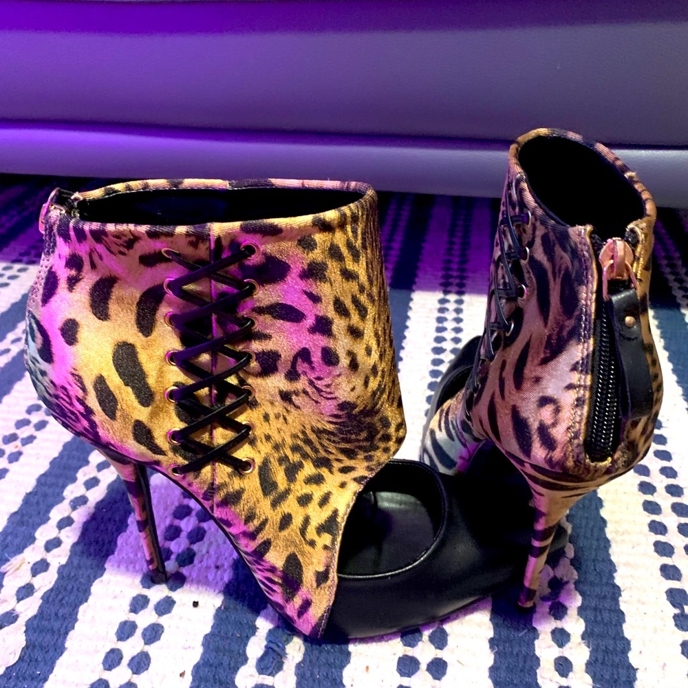 Paper Fox Infinity Shootie size 9